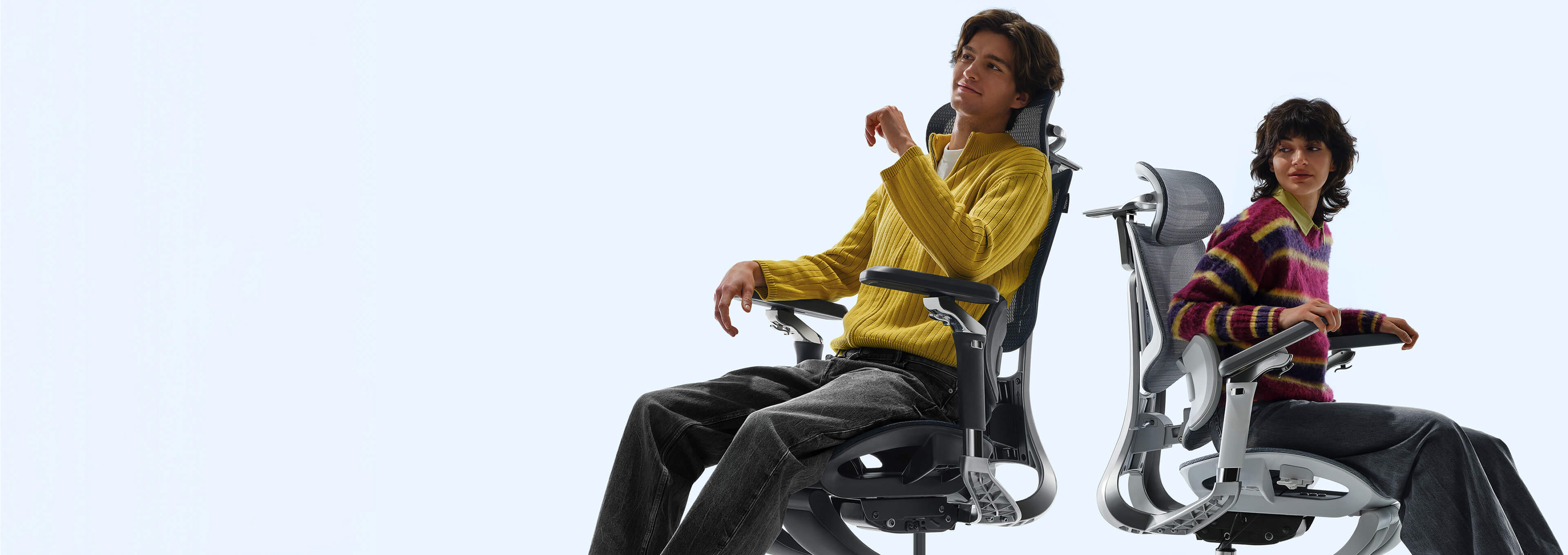 HBADA X7人間工学オフィスチェアを使用する二人